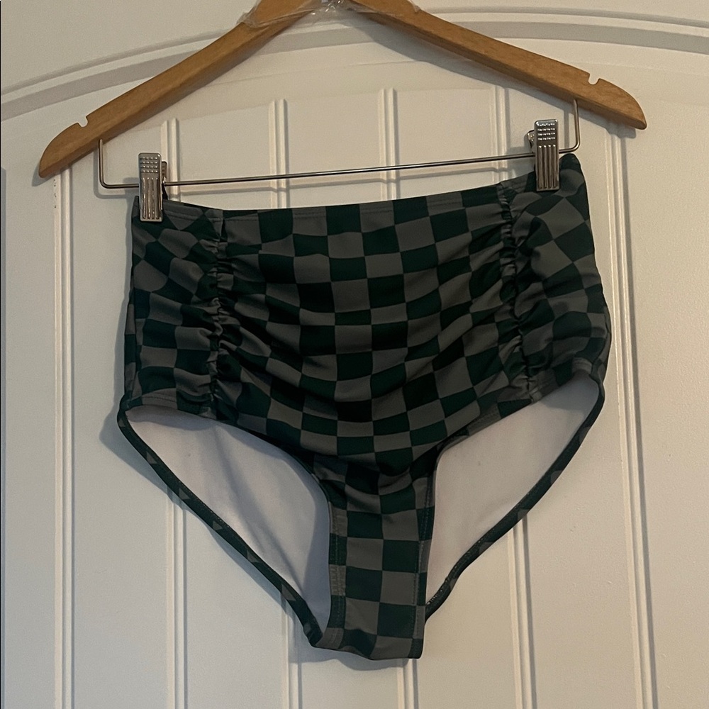 Swimsuit Bottoms M